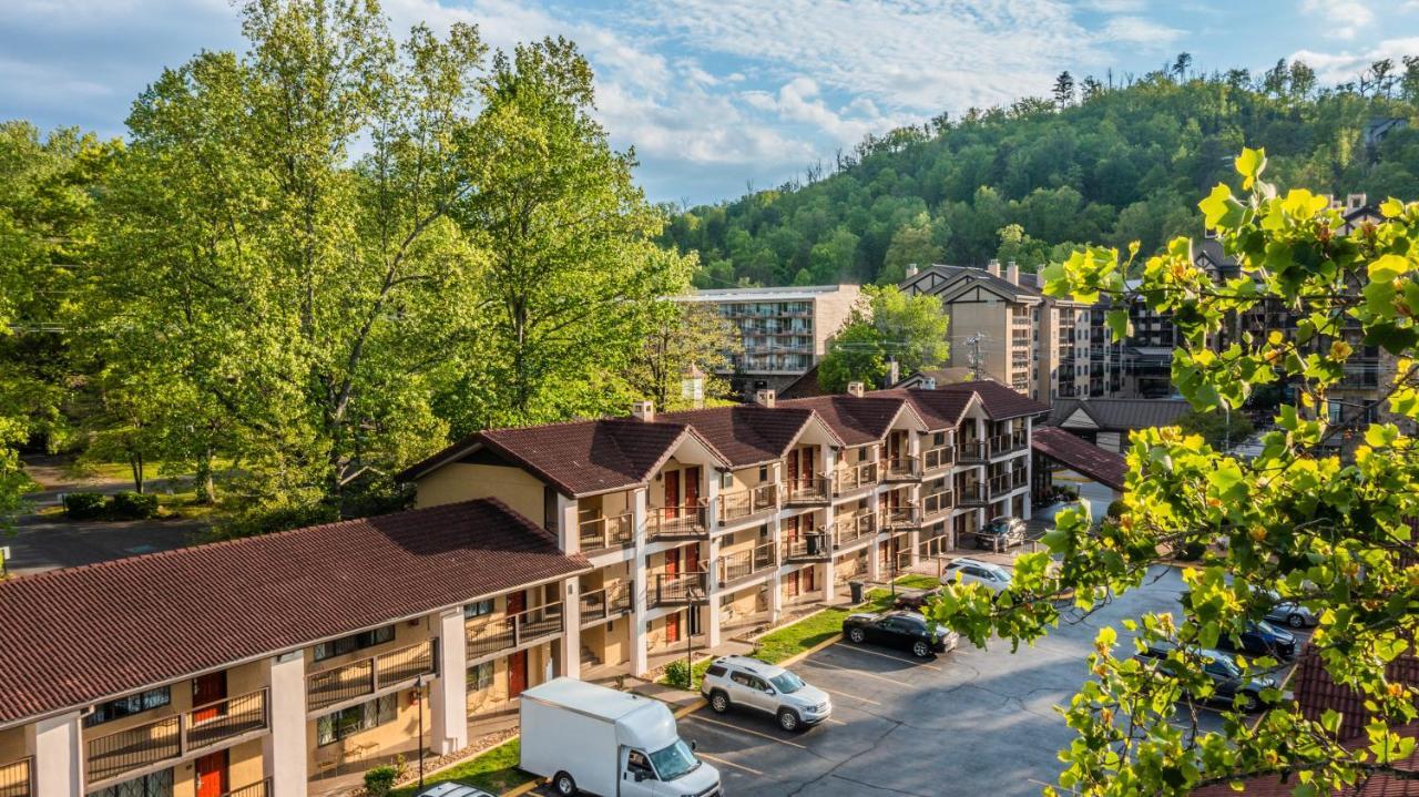Super 8 By Wyndham Downtown Gatlinburg At Convention Center Ξενοδοχείο Εξωτερικό φωτογραφία